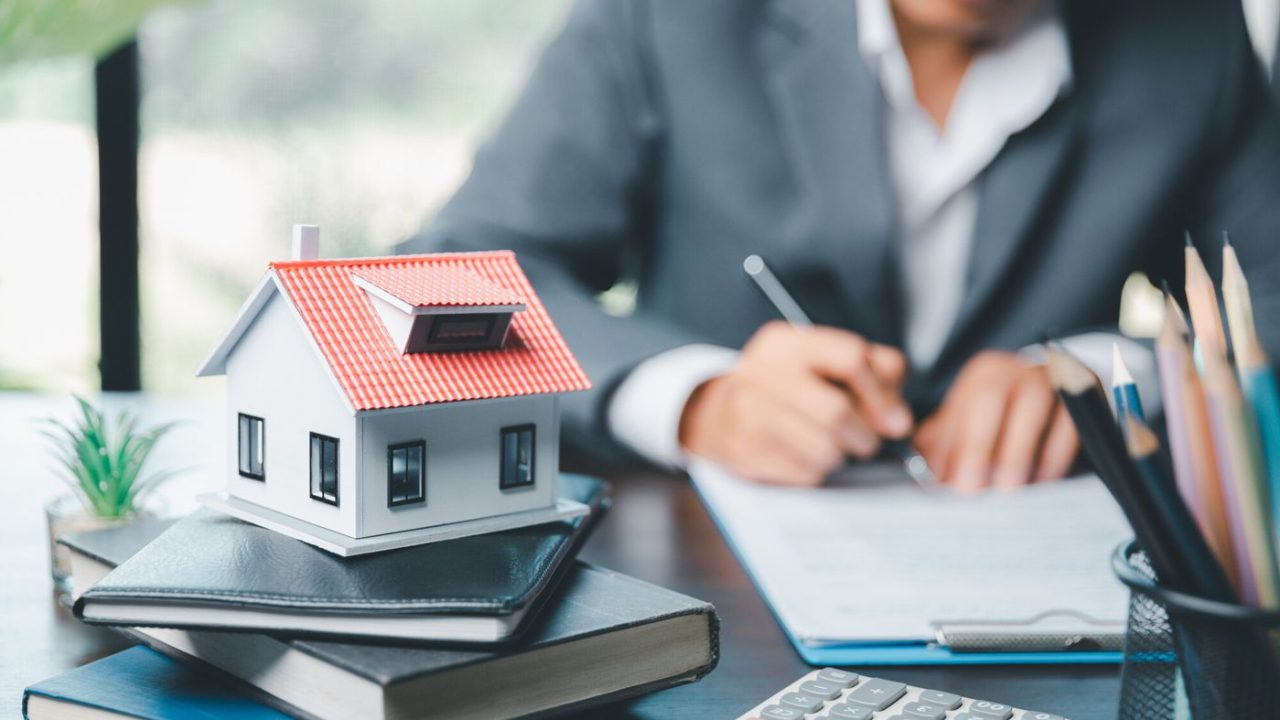 découvrez notre assurance habitation complète pour protéger votre maison et vos biens. profitez d'une couverture sur mesure, d'une assistance 24/7 et d'une tranquillité d'esprit face aux imprévus. obtenez un devis gratuit dès aujourd'hui !
