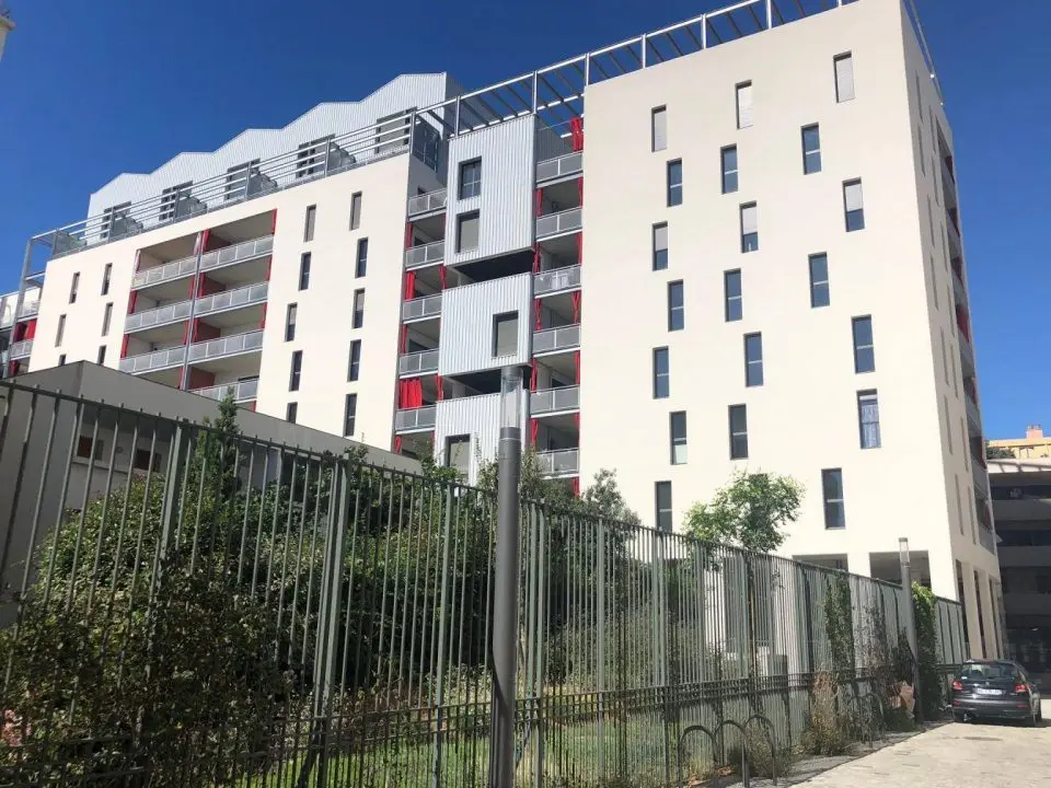découvrez comment marseille s'engage à améliorer le logement et le pouvoir d'achat de ses habitants grâce à des initiatives innovantes et des projets ambitieux. informez-vous sur les mesures mises en place pour rendre la ville plus abordable et accueillante.