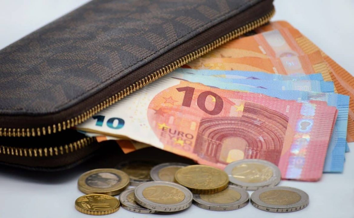 découvrez pourquoi votre assurance habitation augmente, quelles sont les raisons principales et comment limiter la hausse de votre prime en 2024. conseils et explications détaillées.