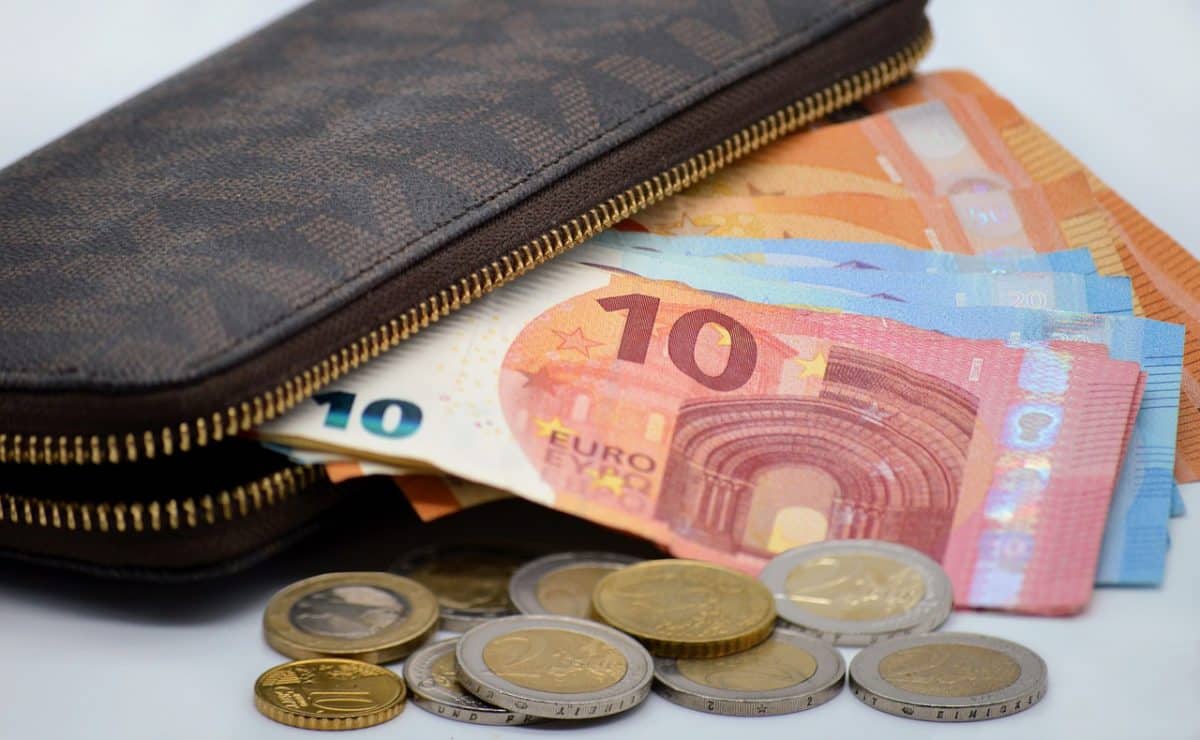 découvrez pourquoi votre assurance habitation augmente, quelles sont les raisons principales et comment limiter la hausse de votre prime en 2024. conseils et explications détaillées.
