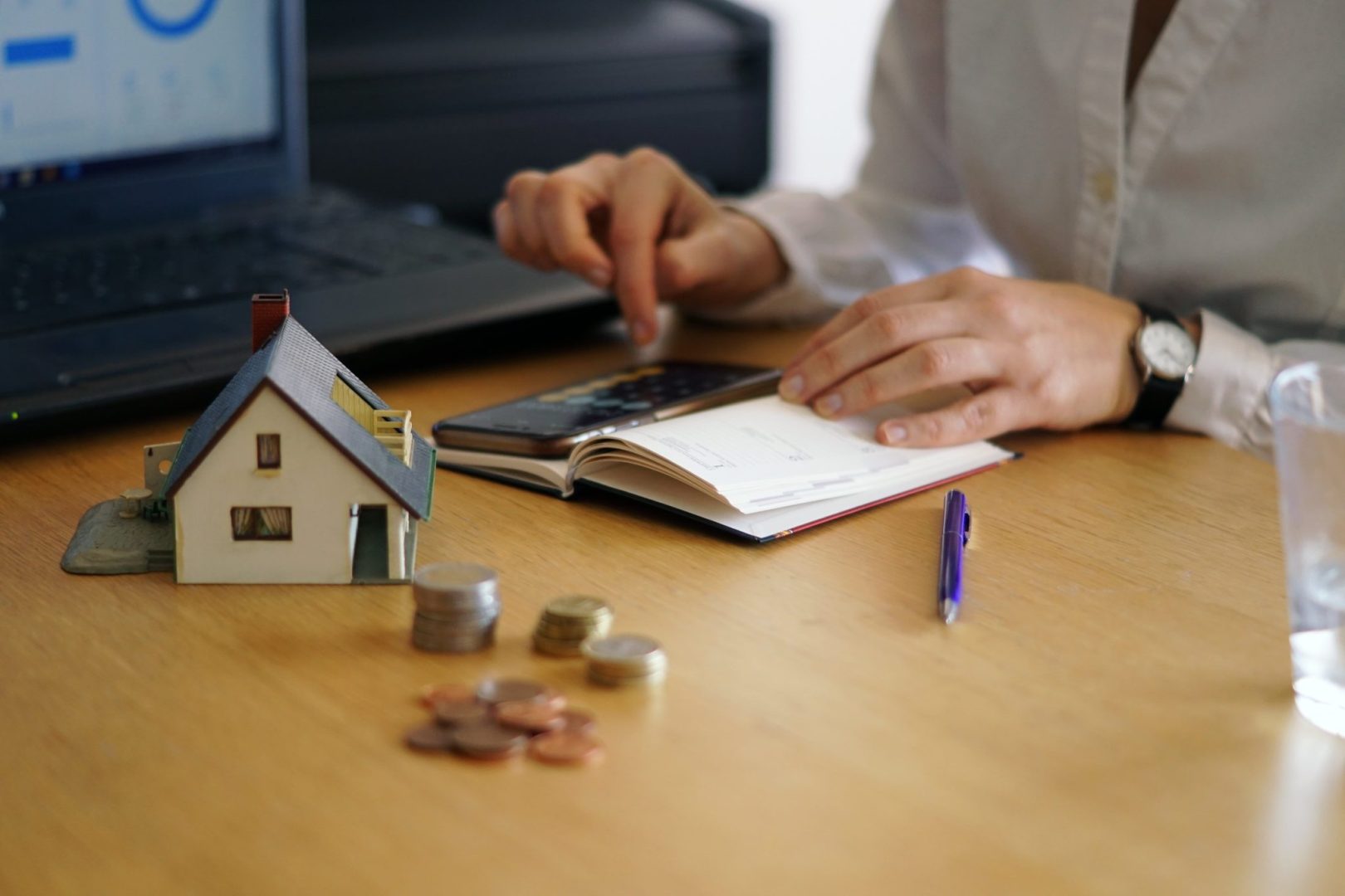 découvrez tout ce qu'il faut savoir sur l'assurance propriétaire en 2025 : garanties indispensables, conseils pour bien choisir, évolutions légales et meilleures offres pour protéger votre bien immobilier.