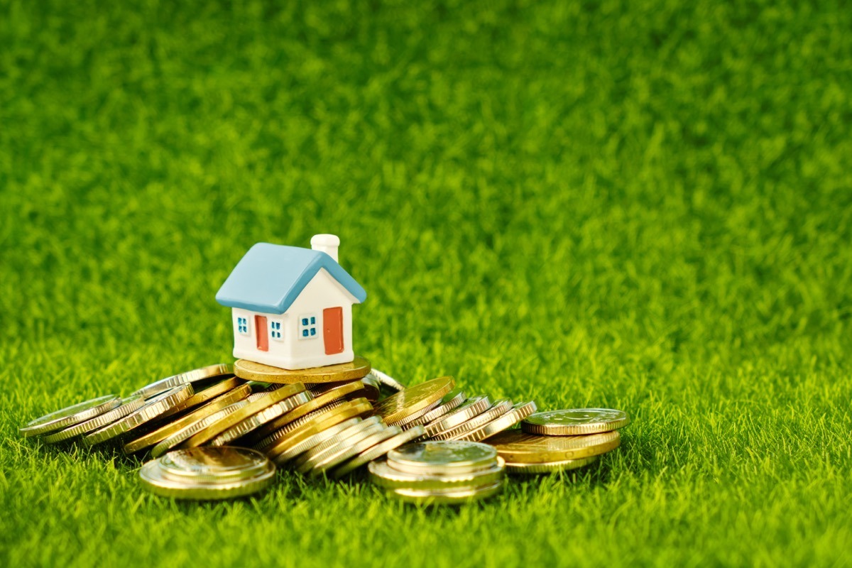 découvrez pourquoi les tarifs de l'assurance habitation augmenteront de 15 % en 2026 dans quatre régions clés et comment préparer votre budget face à cette hausse.