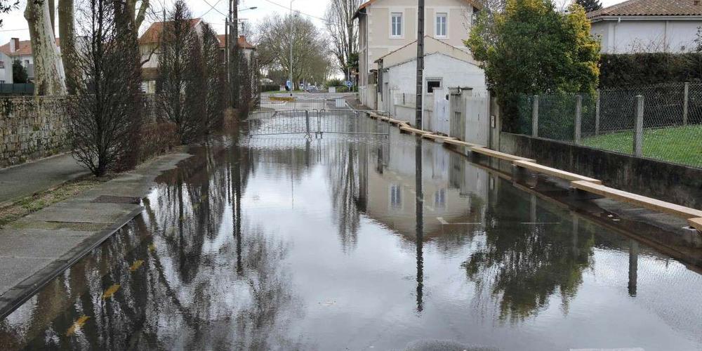 découvrez notre assurance inondations durable à saintes, protégez votre patrimoine contre les risques d'inondation avec une couverture fiable et écologique adaptée à vos besoins.