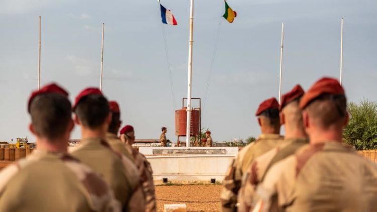découvrez les défis majeurs auxquels sont confrontés les sinistrés après les intempéries et les solutions pour les soutenir.