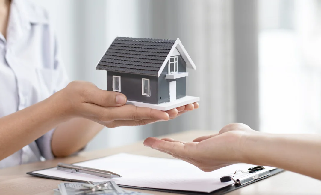 découvrez les raisons de la hausse des tarifs d'assurance habitation en 2025 et comment protéger votre budget face à ces changements.