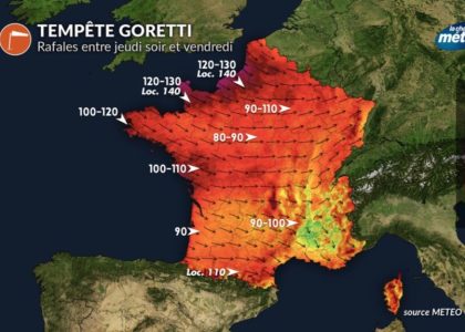 découvrez comment une tempête a divisé une clôture, provoquant des dégâts et des débats sur la réparation.